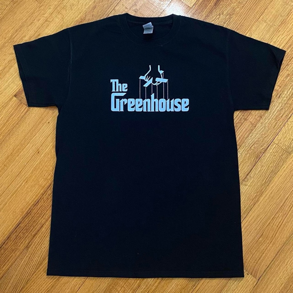 Gildan Black Short Sleeve Tee with Classic Design